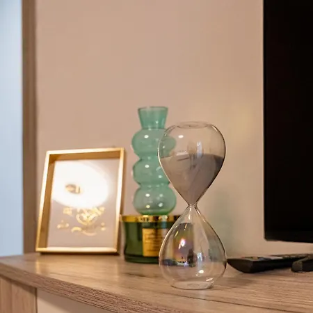 Black Sea Spacious 3br By Flat Manаger * Warna