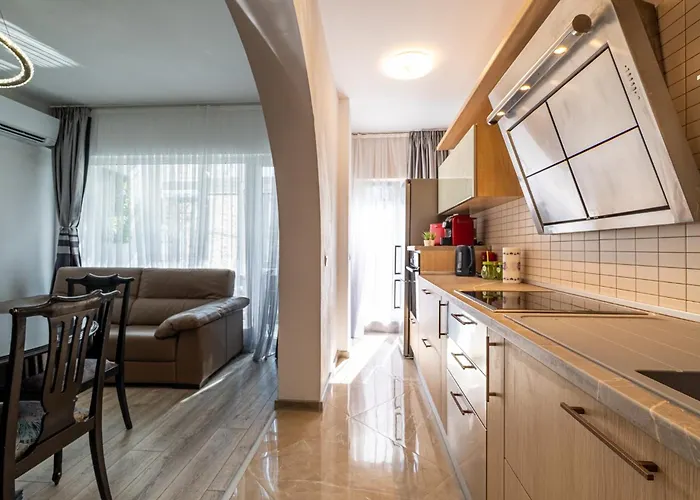 Black Sea Spacious 3br By Flat Manаger 아파트 바르나